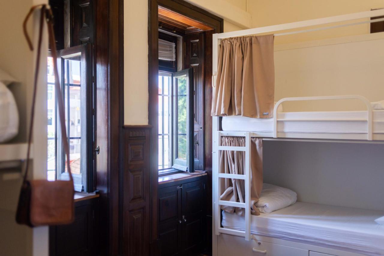 Dormitorio Misto con 10 Letti