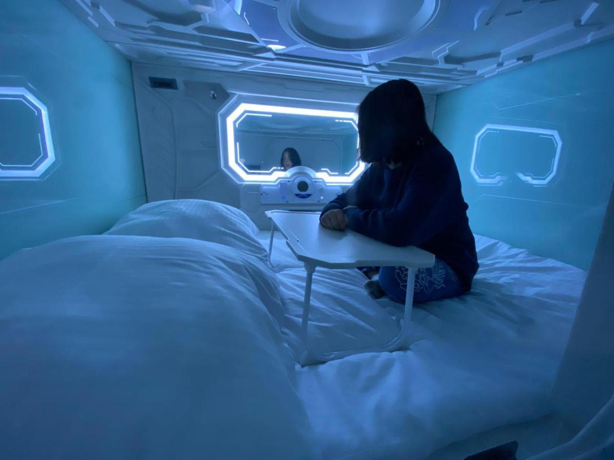 Double Capsule with Shared Bathroom,1126108398:JPEG