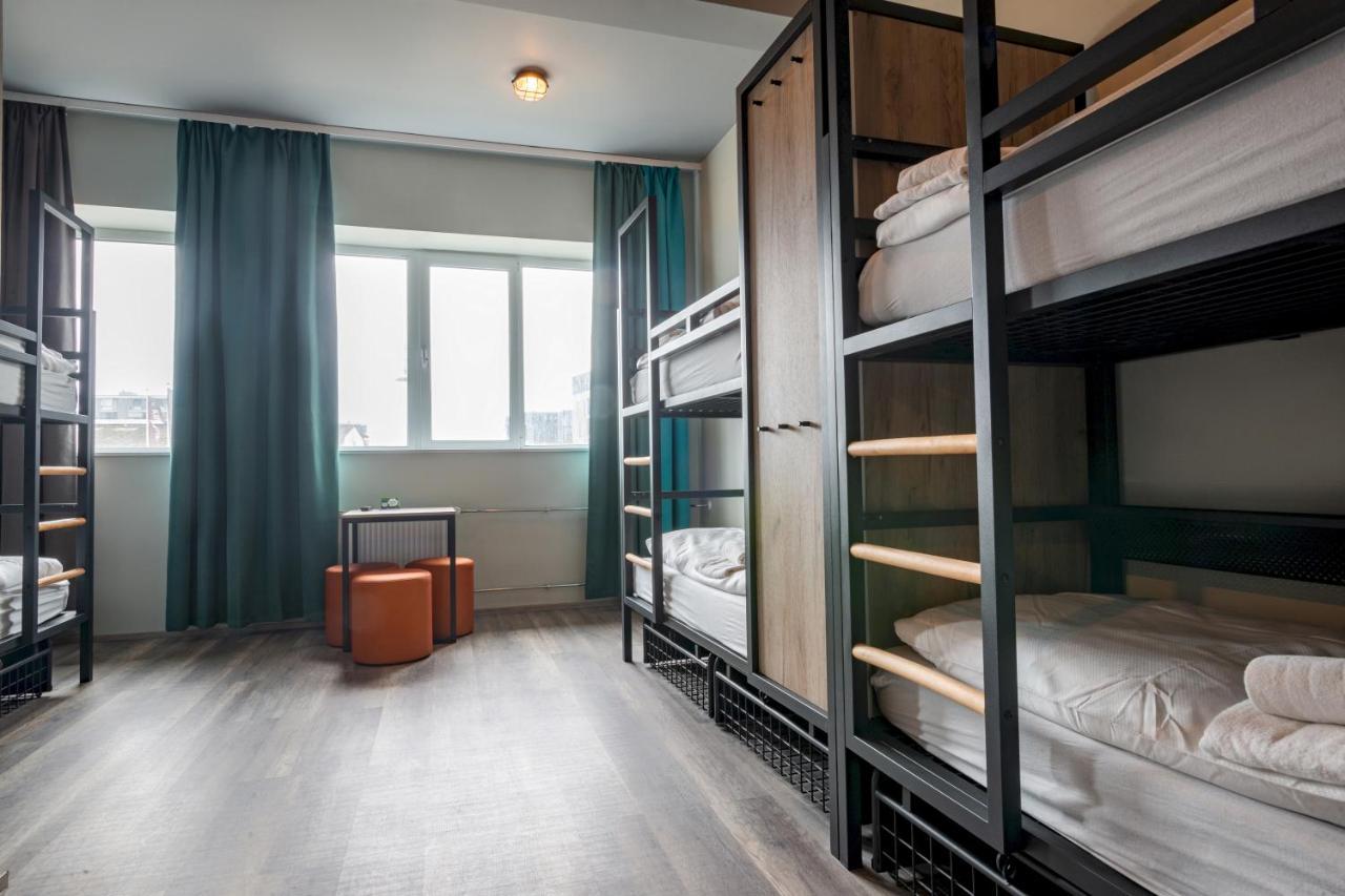 Posto Letto in Dormitorio con 6 Letti