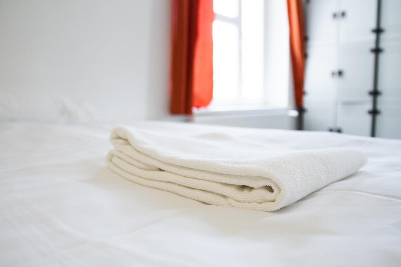 Posto Letto in Dormitorio con 6 Letti