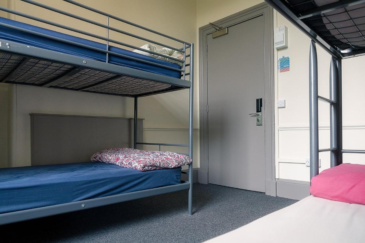 Posto Letto in Dormitorio Misto con 6 Letti