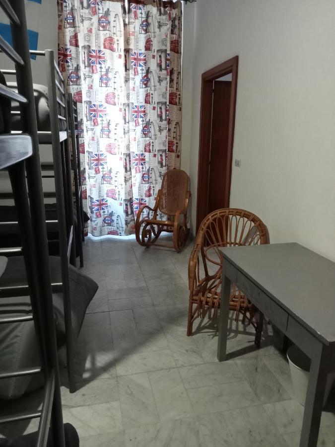 Posto Letto in Dormitorio Femminile