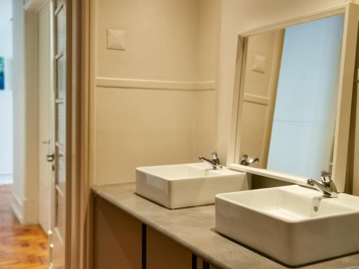 Posto Letto in Dormitorio Maschile per 8 Persone
