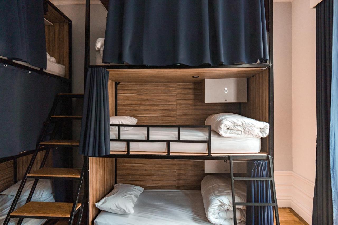 Posto Letto in Dormitorio Misto con 8 Letti