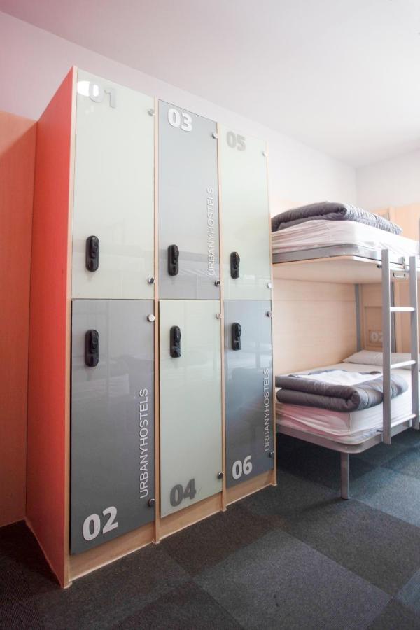 Single Bed Female Dormitory Room,1270745878:JPEG
