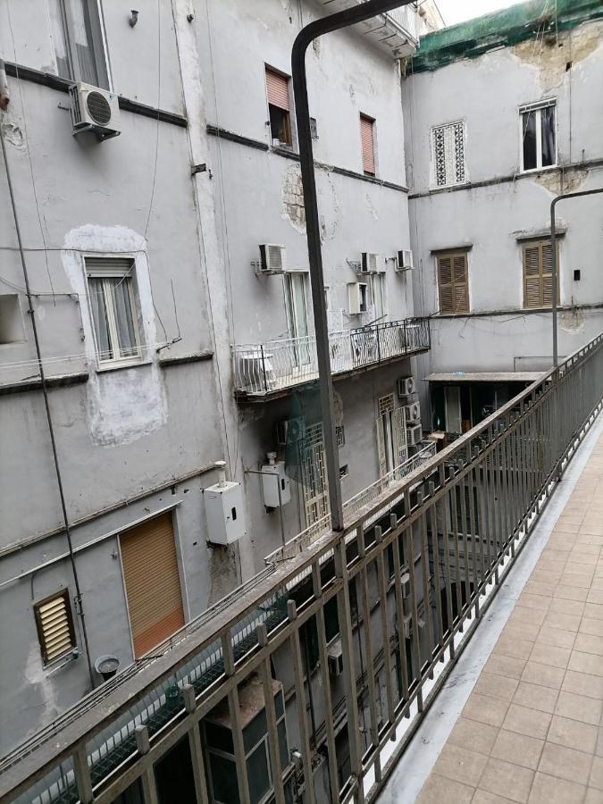 Posto Letto in Dormitorio Femminile con 6 Letti
