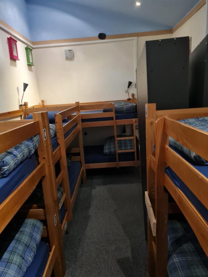 Posto Letto in Dormitorio Misto con 8 Letti