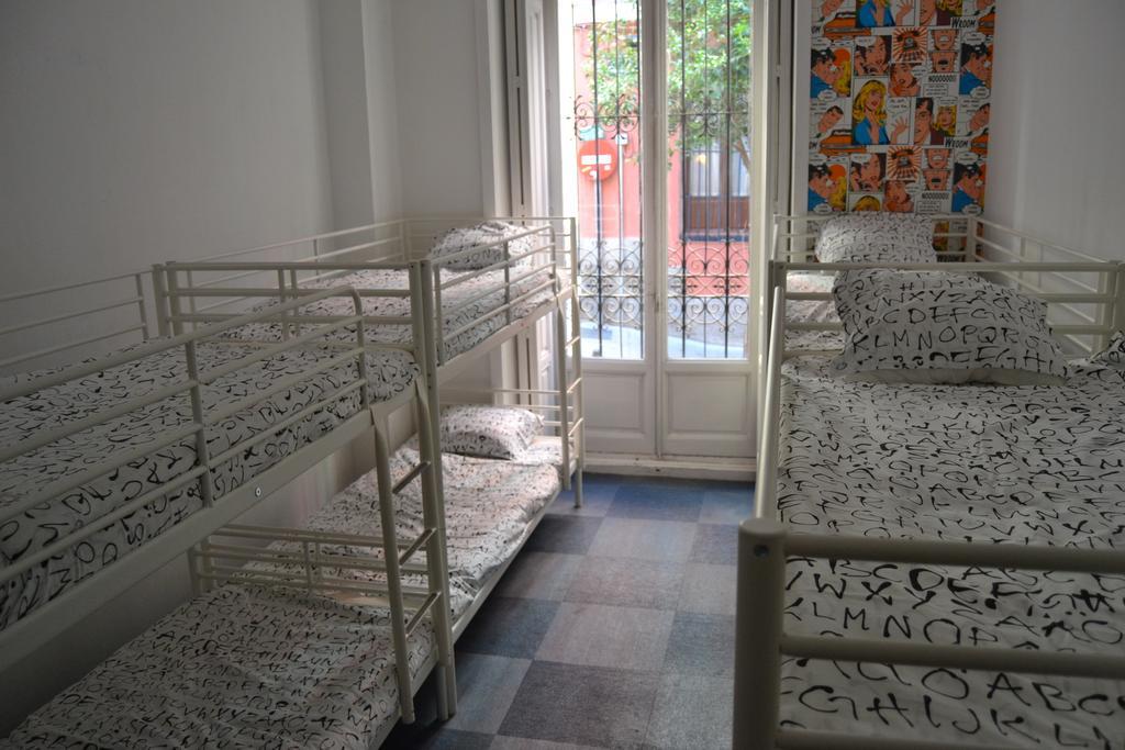 Posto Letto in Dormitorio Misto con 8 Letti