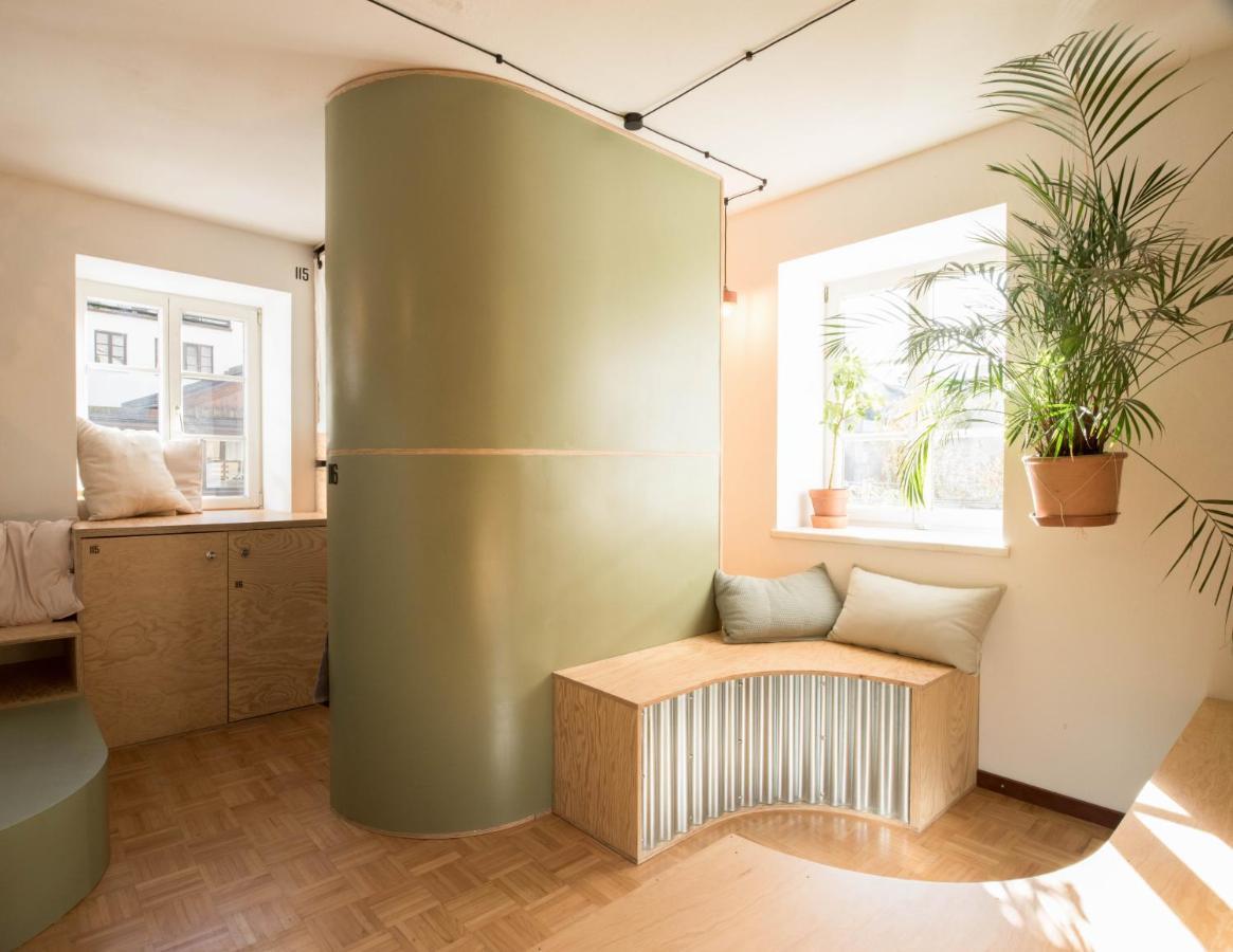 Posto Letto in Dormitorio Misto con 10 Letti