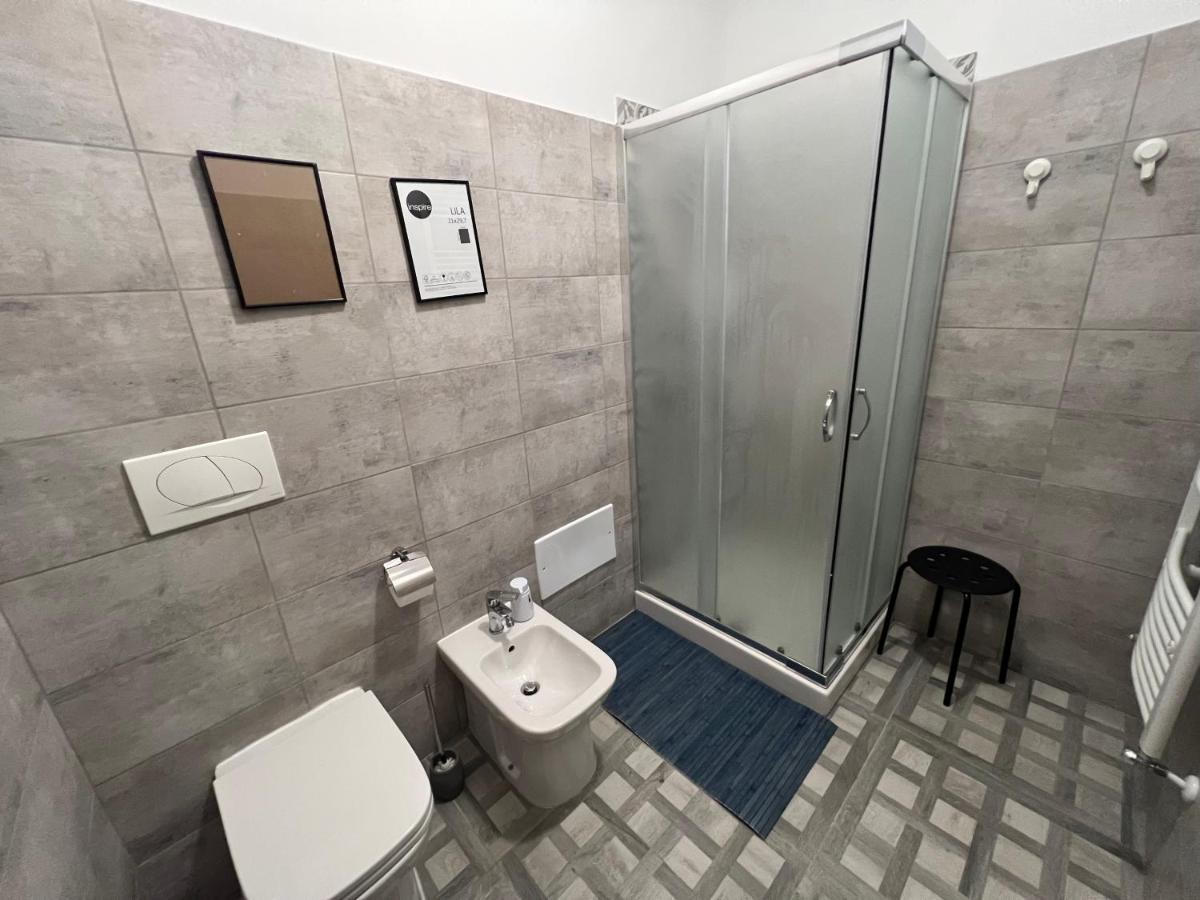 Dormitorio Misto con 8 Letti
