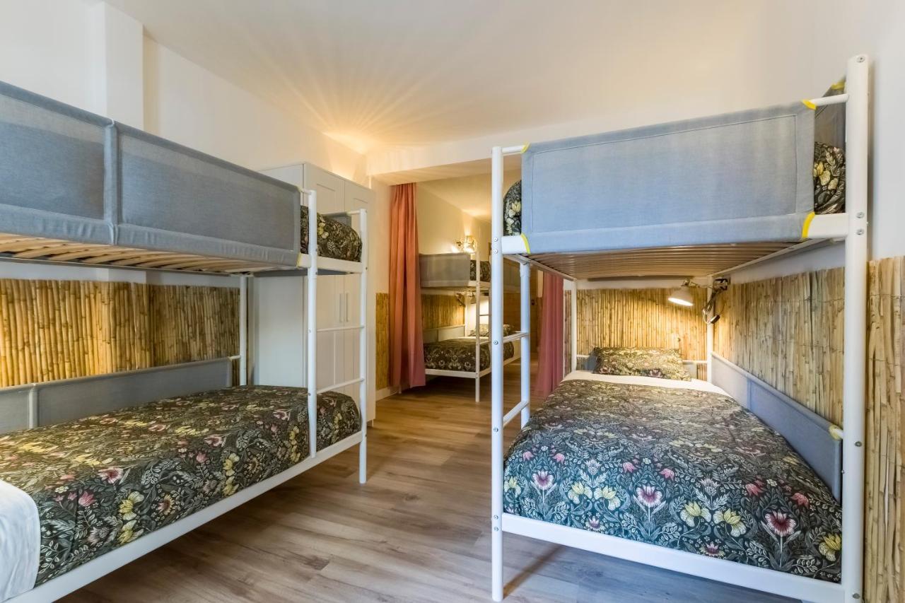 Posto Letto in Dormitorio con 10 Letti