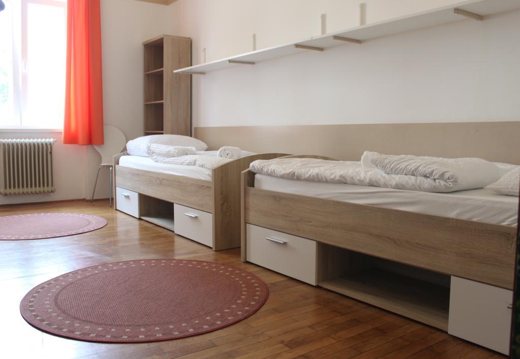 Camera Tripla con Bagno in Comune