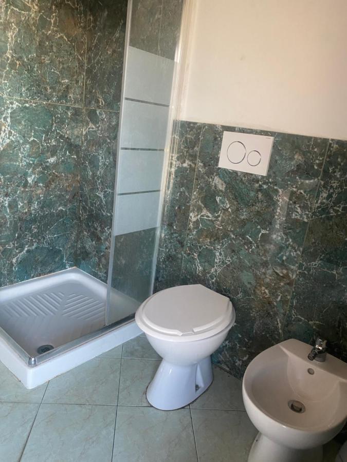 Camera Tripla con Bagno in Comune