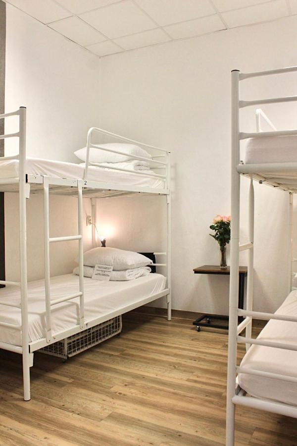 Posto Letto in Dormitorio con 6 Letti