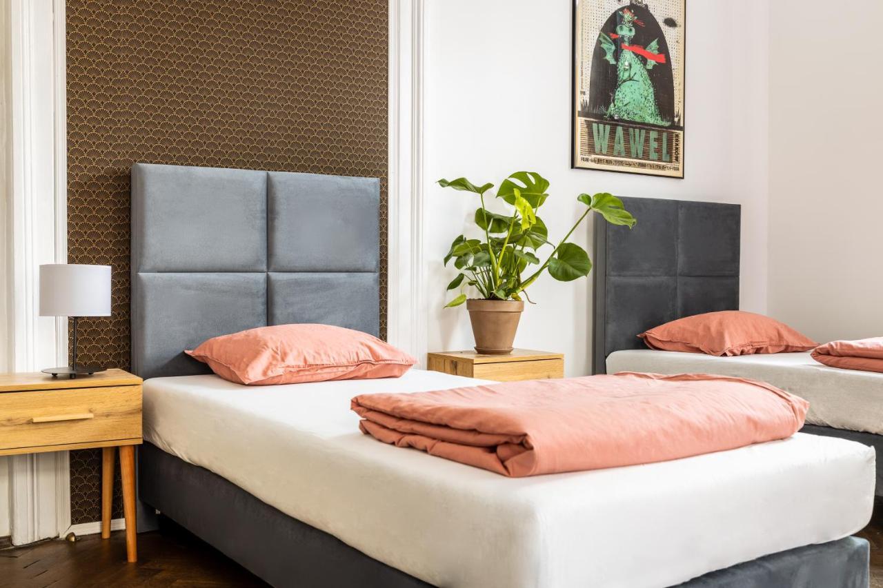 Triple Room with Shared Bathroom,1408829708:JPEG