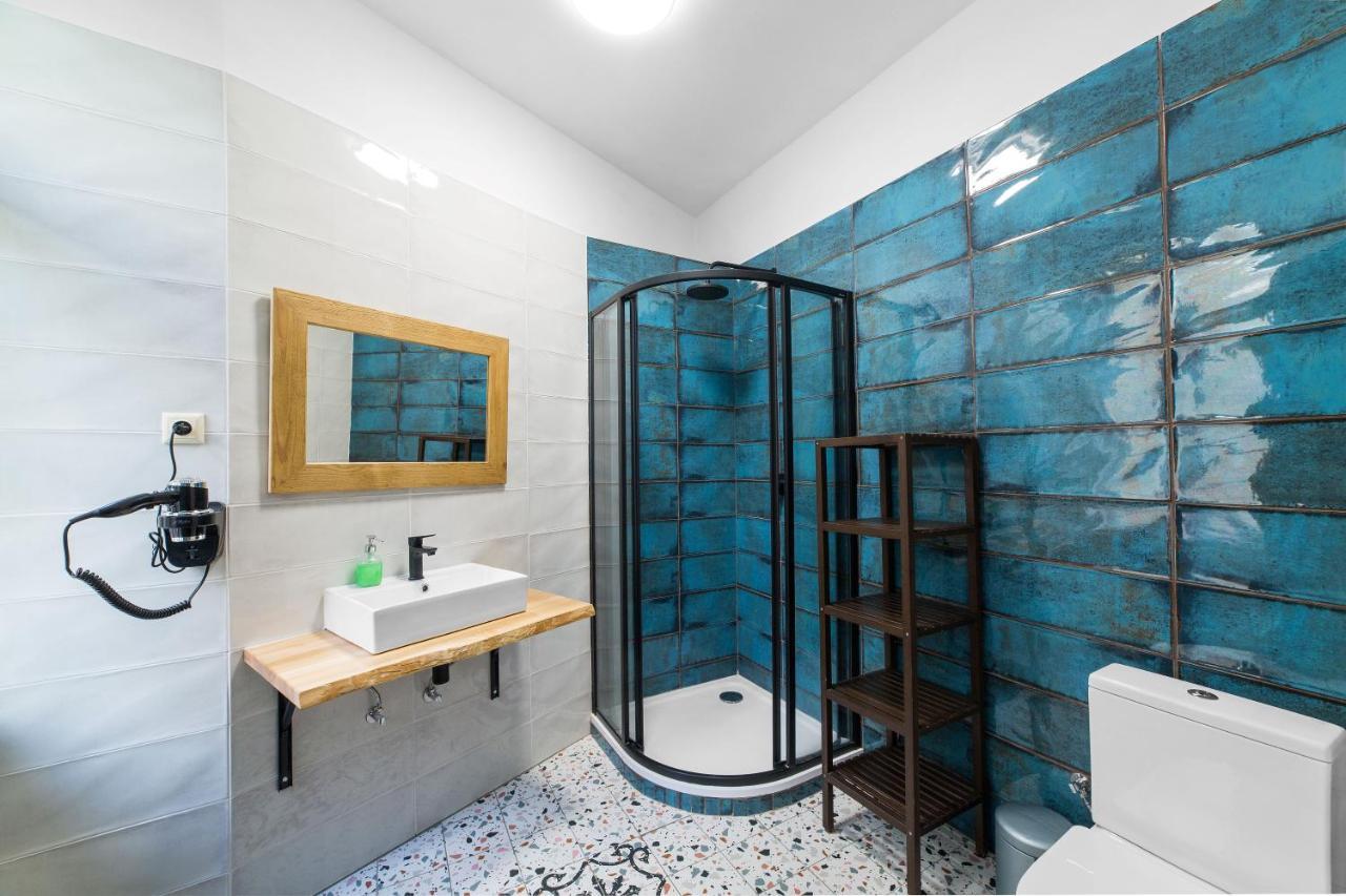 Triple Room Private Bathroom,1419056853:JPEG