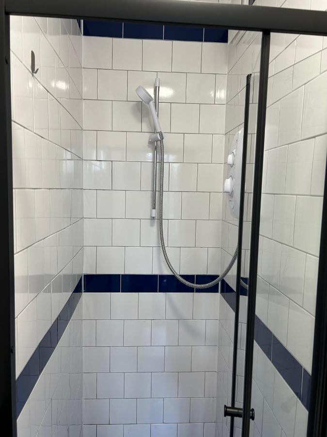 Posto Letto in Dormitorio Misto con 4 Letti