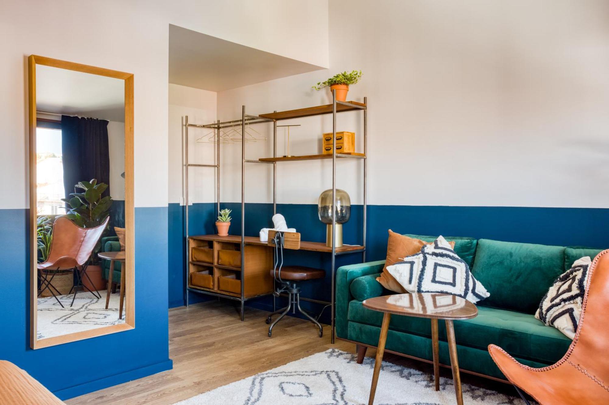 Deluxe Room,1756577637:JPEG