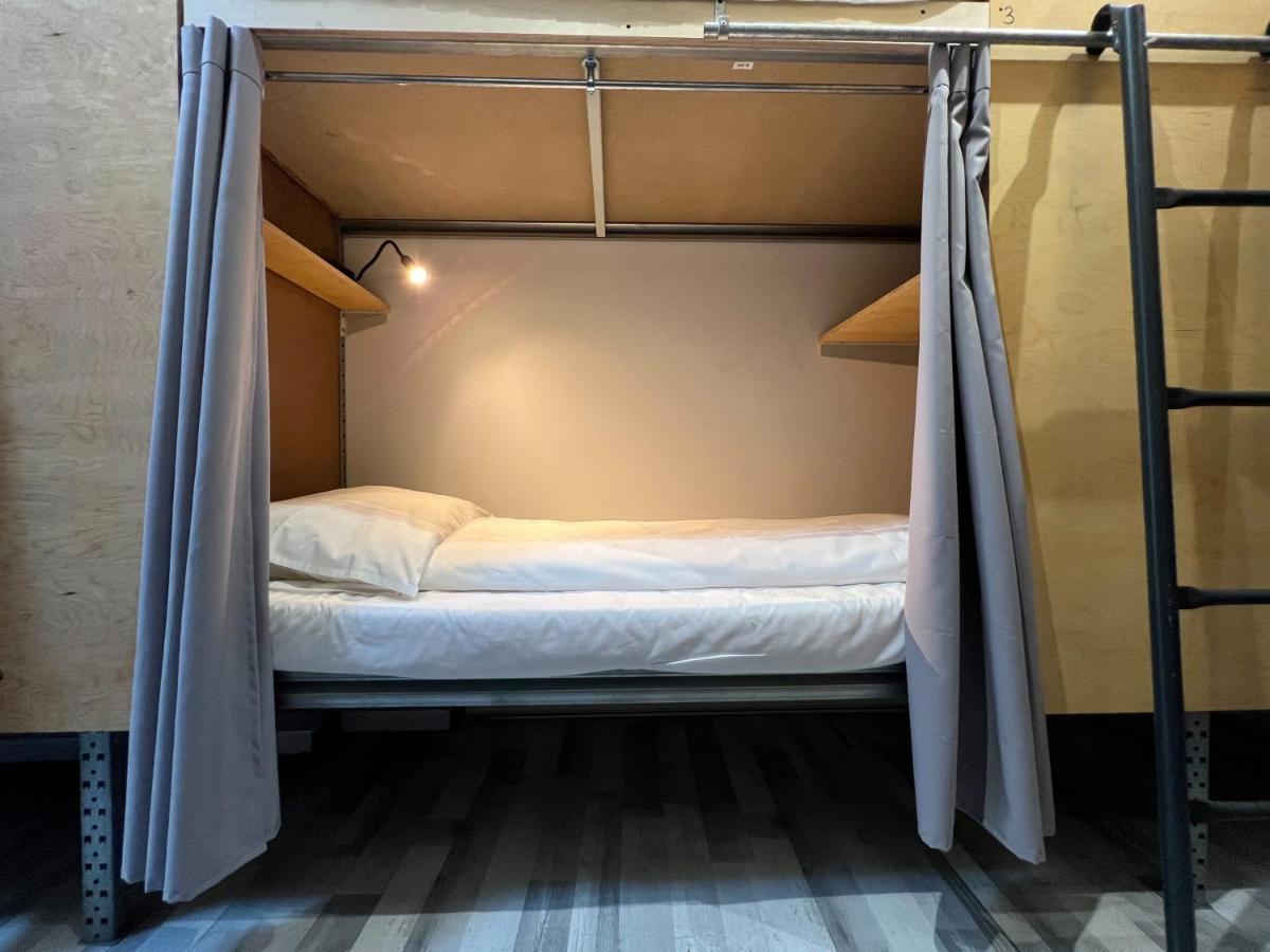 Letto Singolo in Dormitorio Maschile