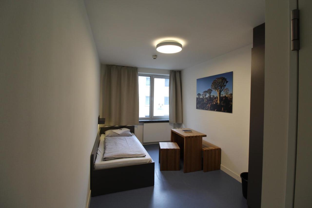 Single Room with Bathroom,1470959603:JPEG