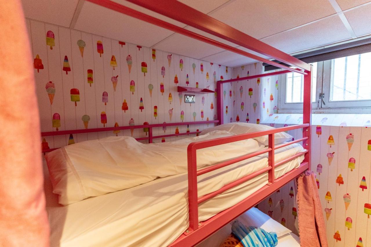 Posto Letto in Dormitorio Femminile per 4 Persone