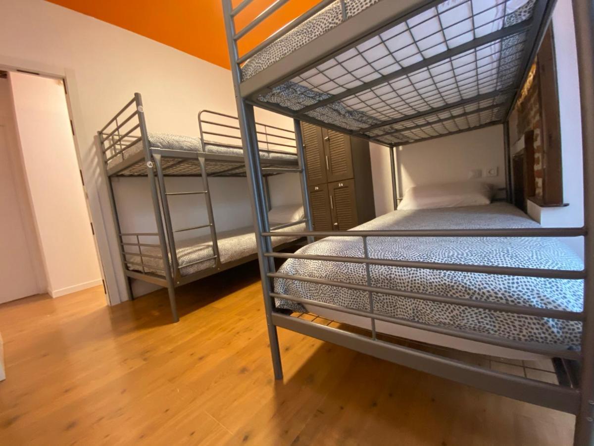 Bed in 16-Bed Female Dormitory Room,1494911584:JPEG