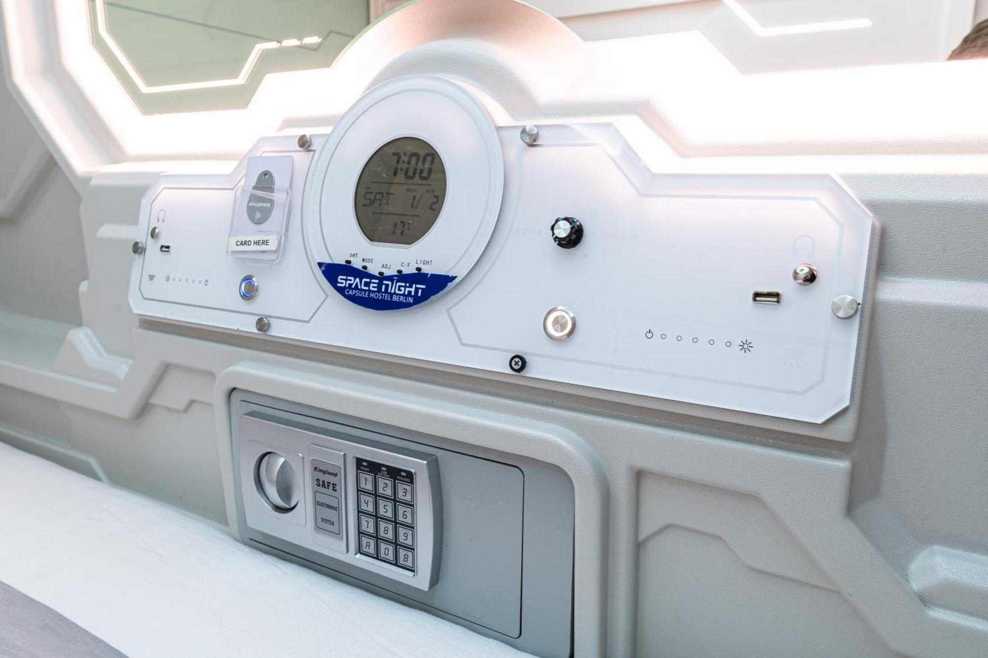 Single Capsule