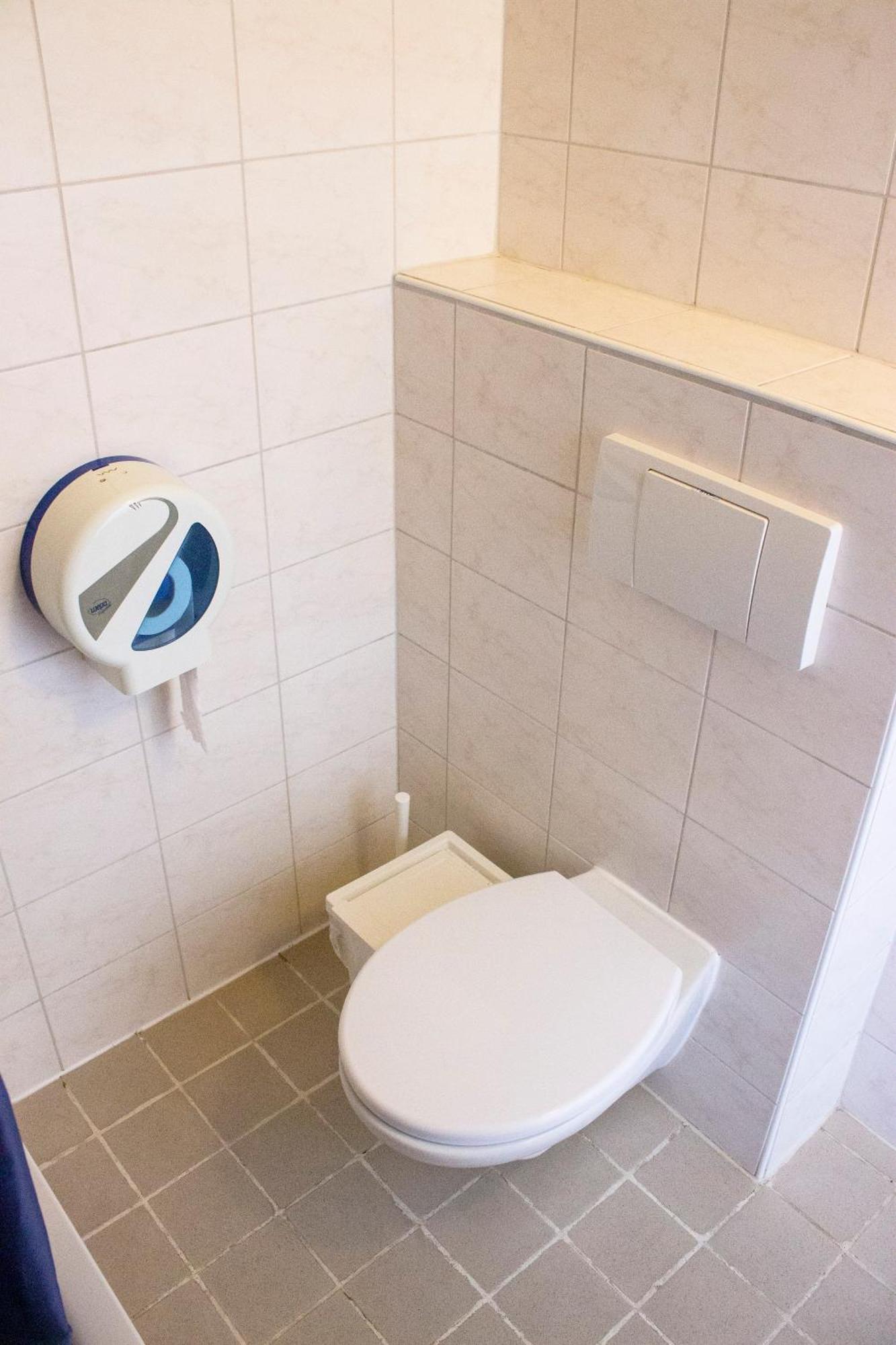 Dormitorio per 6 Persone con Bagno in Comune