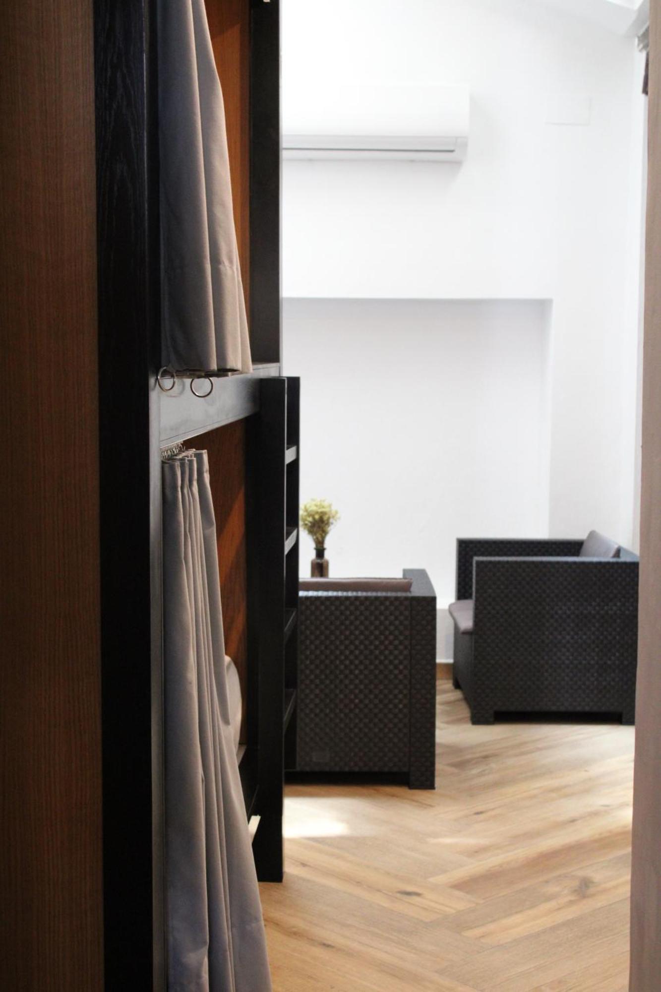 Bed in 4-Bed Female Superior Dormitory Room with private bathroom,1555088734:JPEG