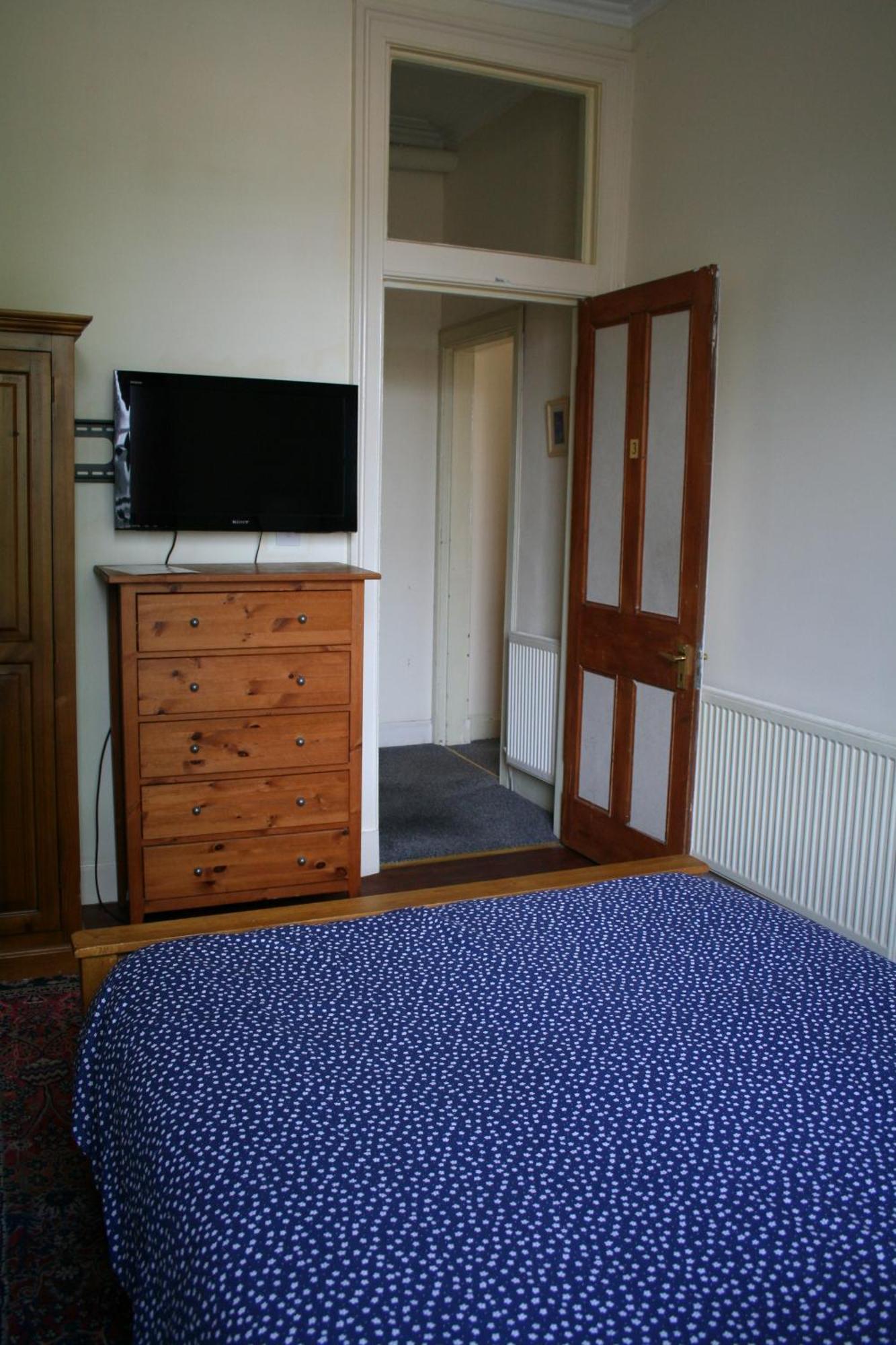 Double Room,1550091058:JPEG