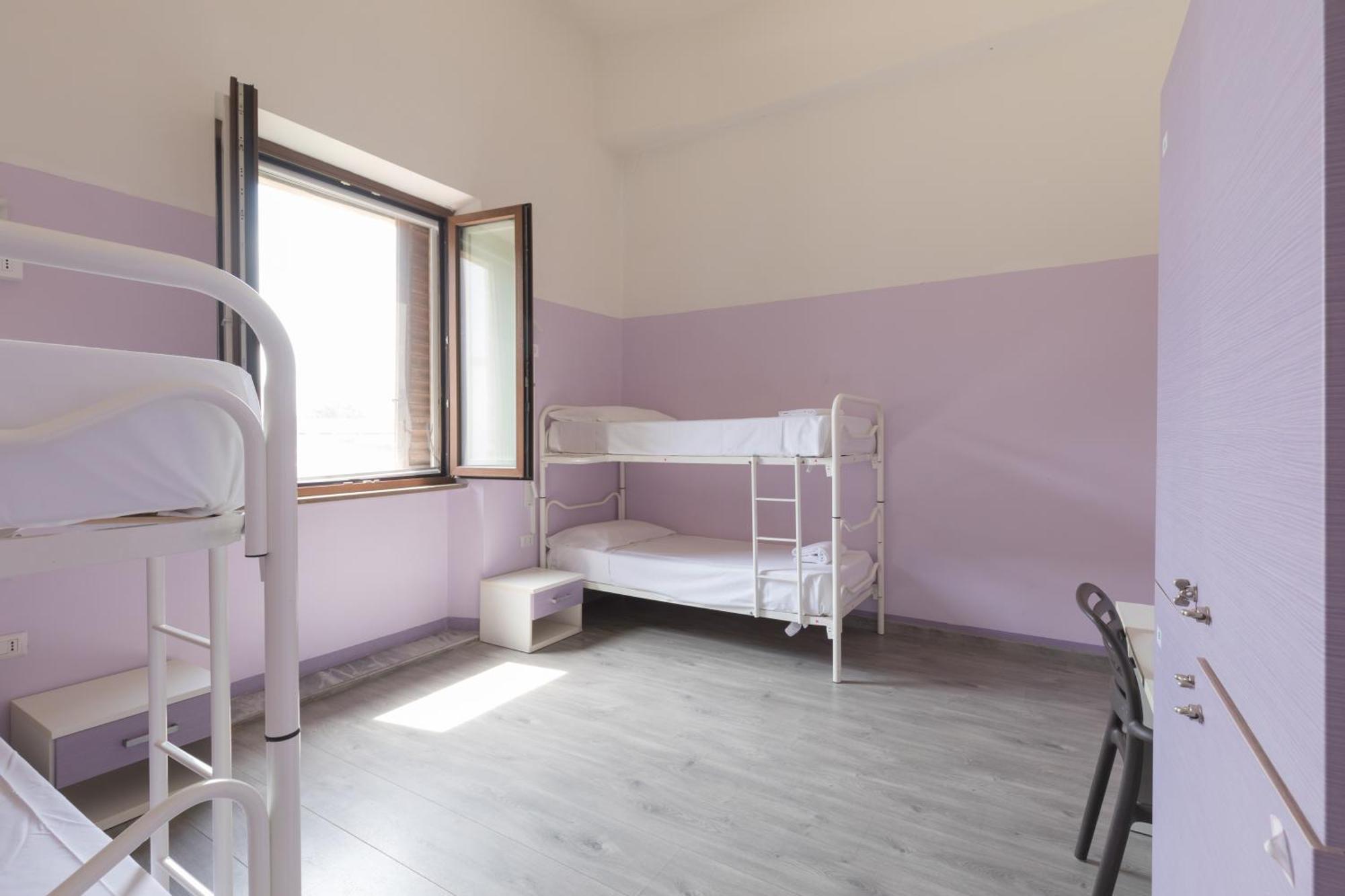 Posto Letto in Dormitorio Femminile per 4 Persone