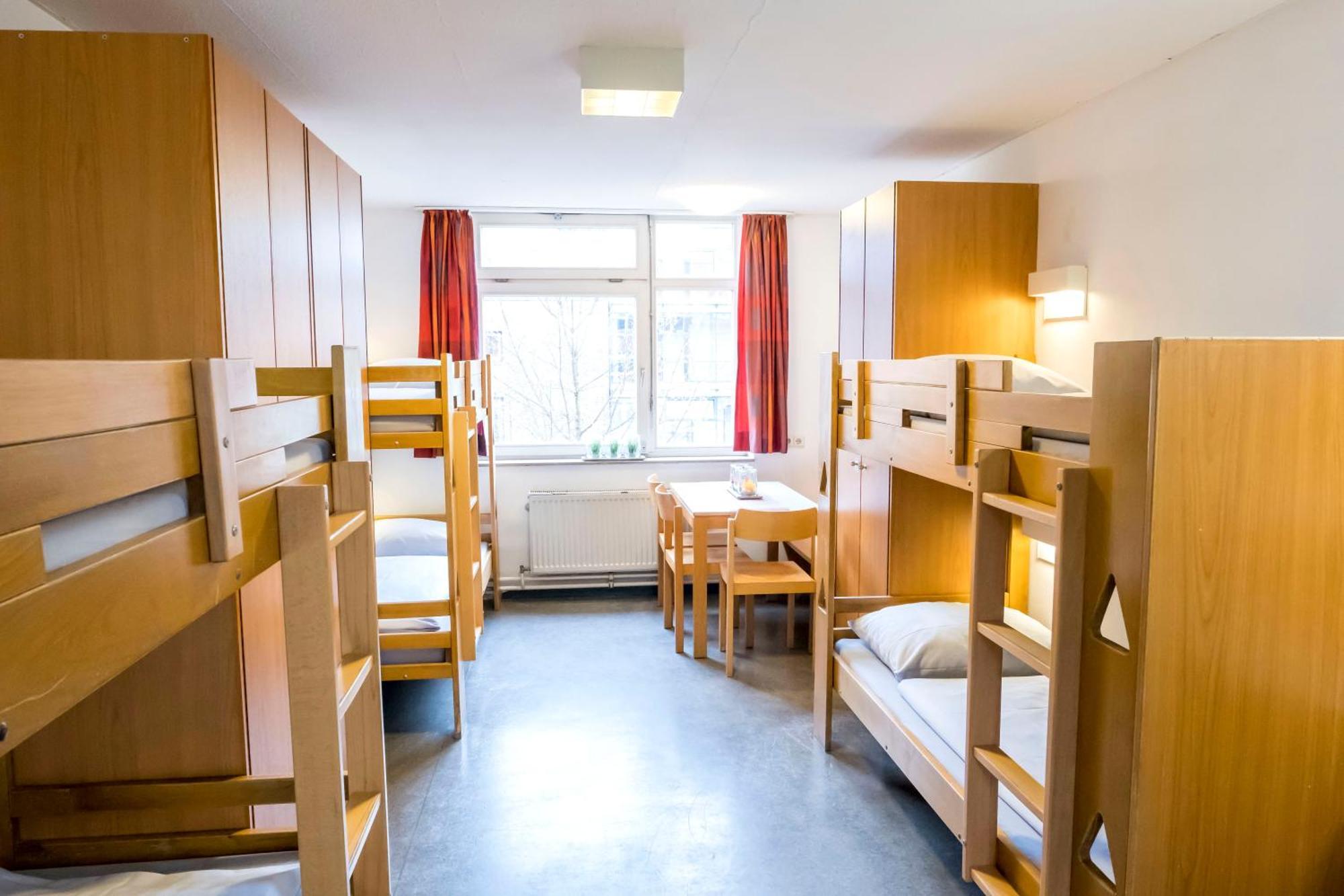 Bed in 6-Bed Mixed Dormitory Room