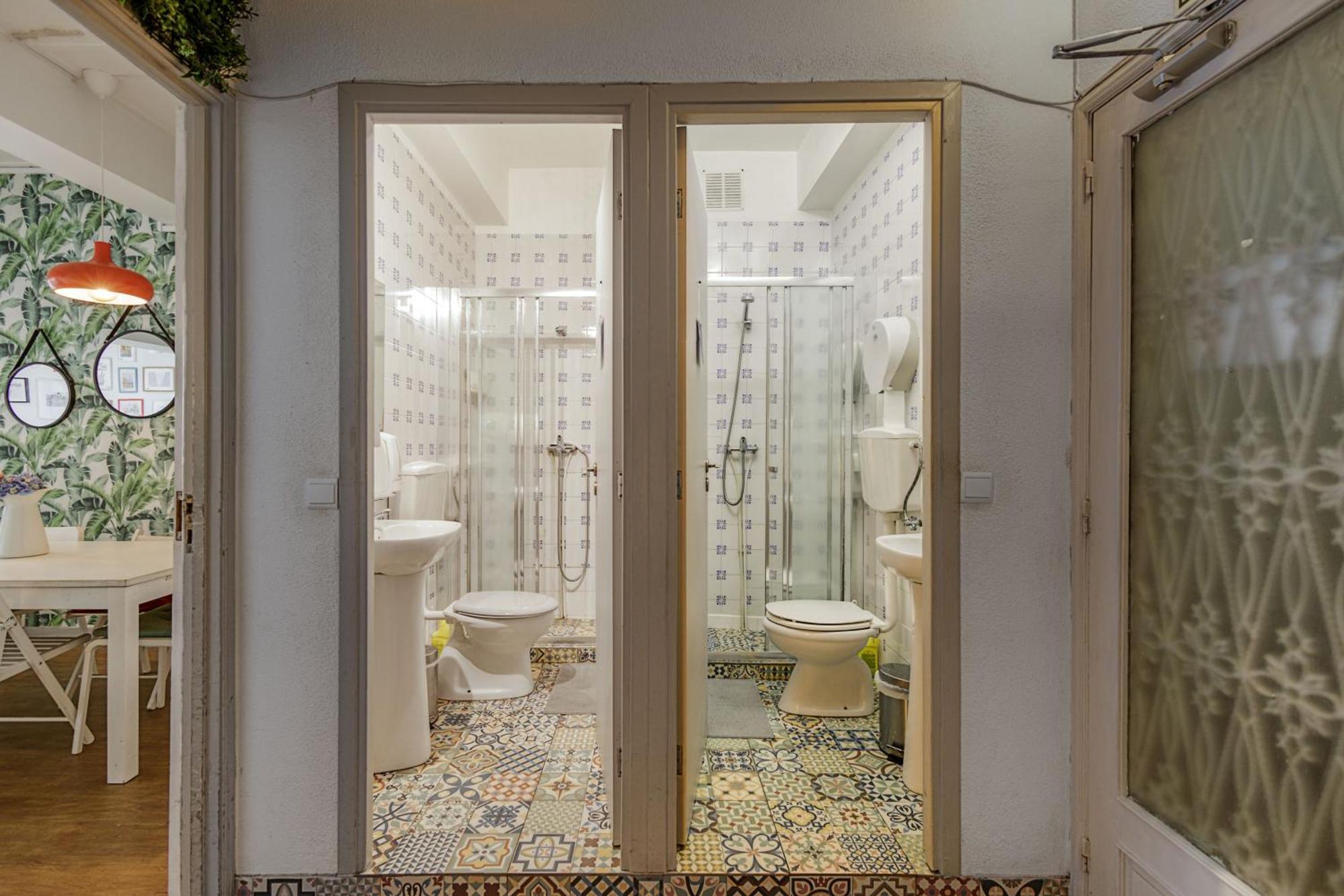 Camera Matrimoniale con Bagno in Comune