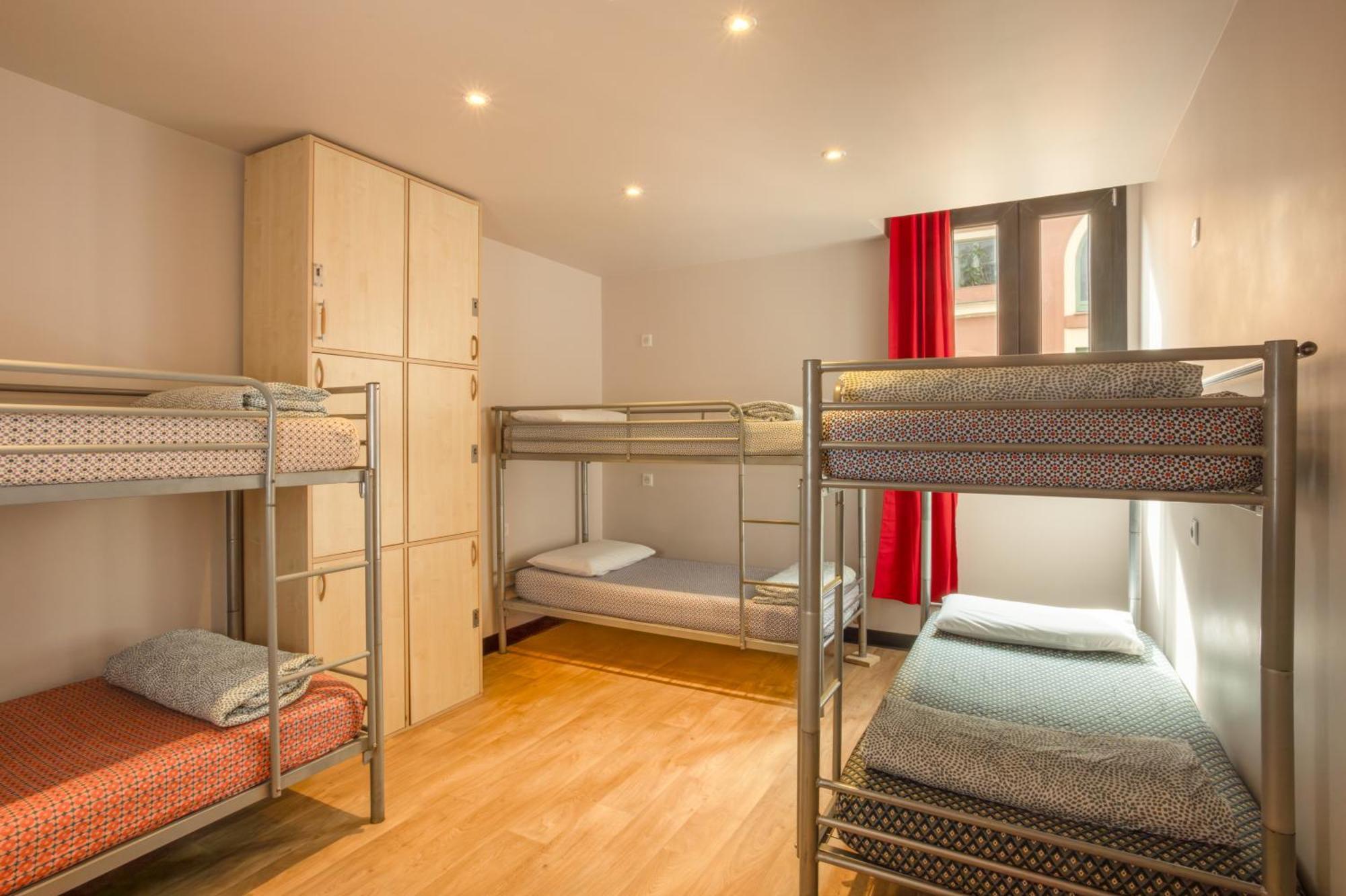 Posto Letto in Dormitorio Misto con 6 Letti