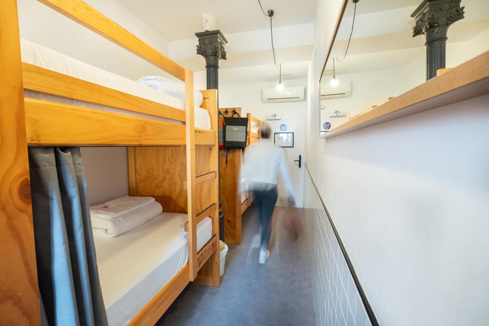 Single Bed 4-Bed Mixed Dormitory Room,1731407972:JPEG
