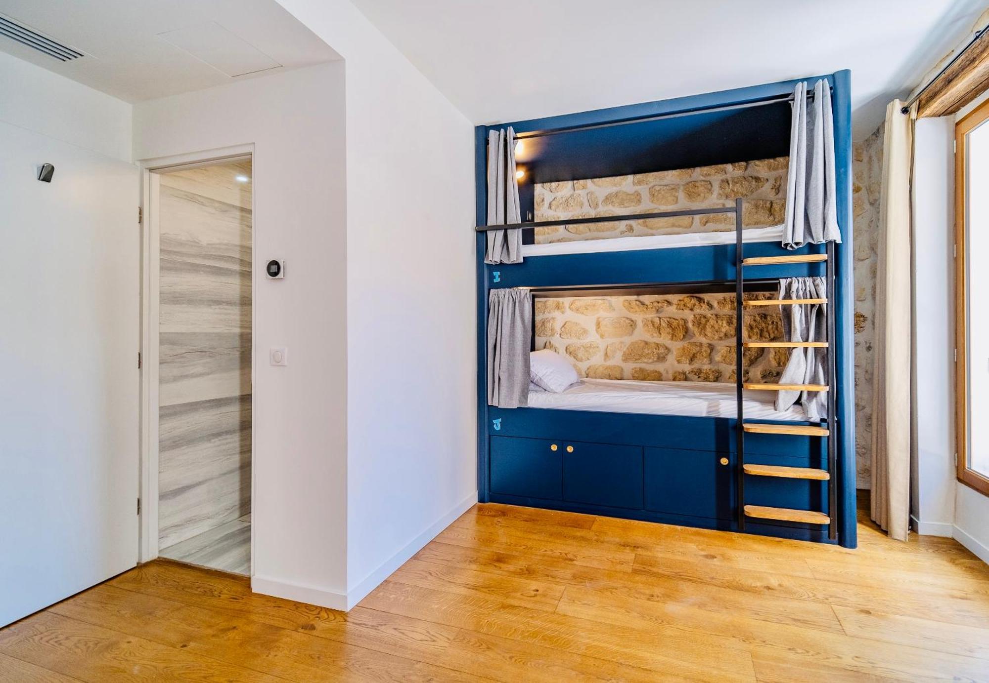 Posto Letto in Dormitorio Femminile per 4 Persone