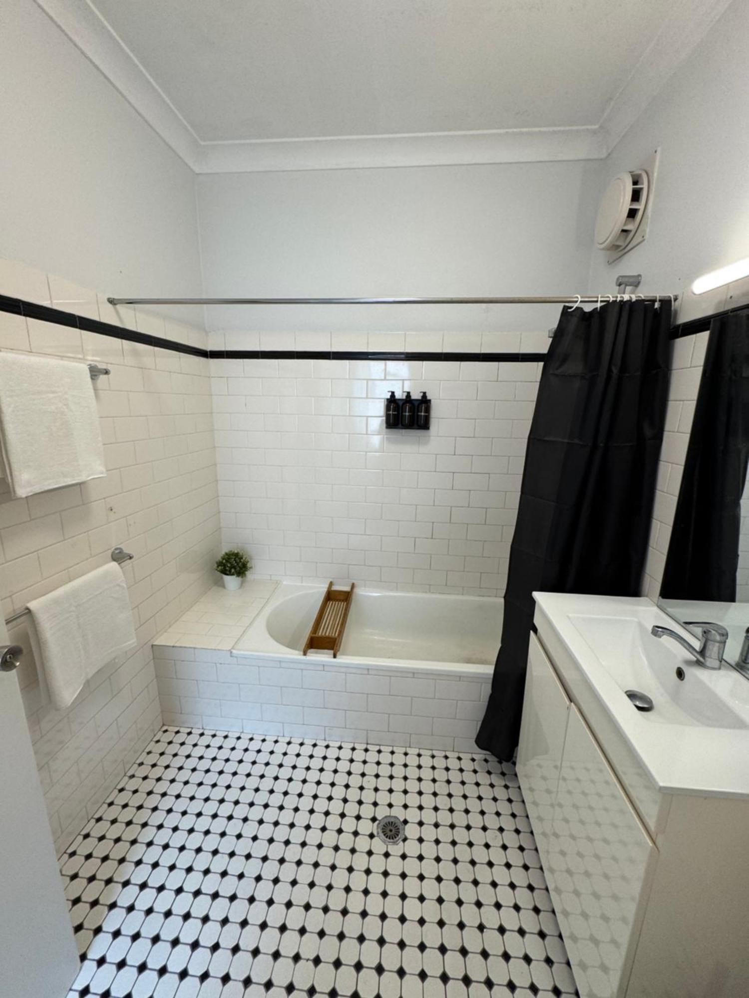 Posto Letto in Dormitorio Misto con 6 Letti