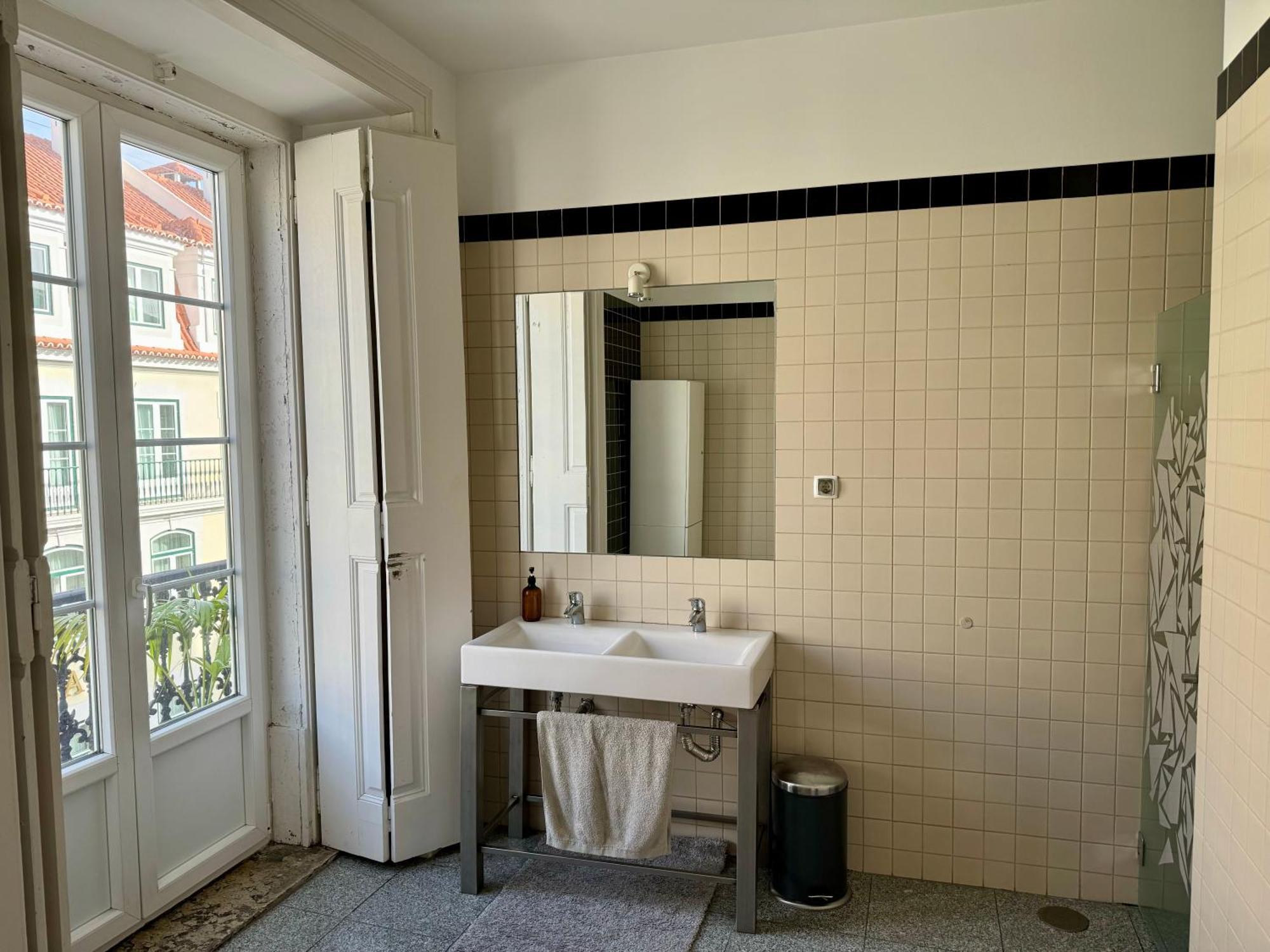 Posto Letto in Dormitorio Femminile con 6 Letti