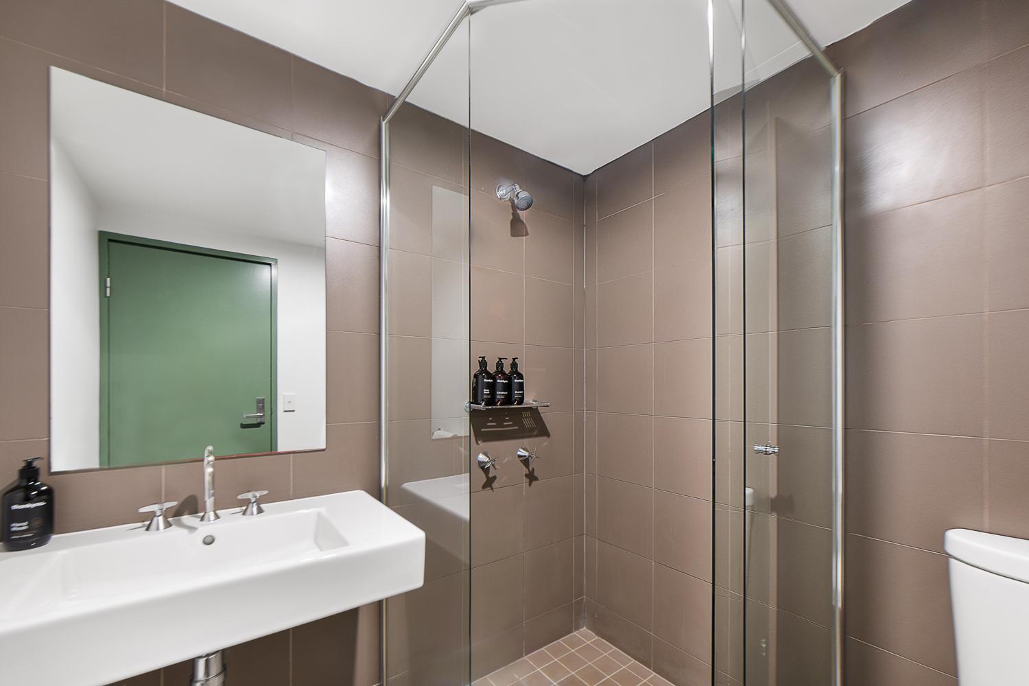 King Plus One Ensuite,1553060221:JPEG