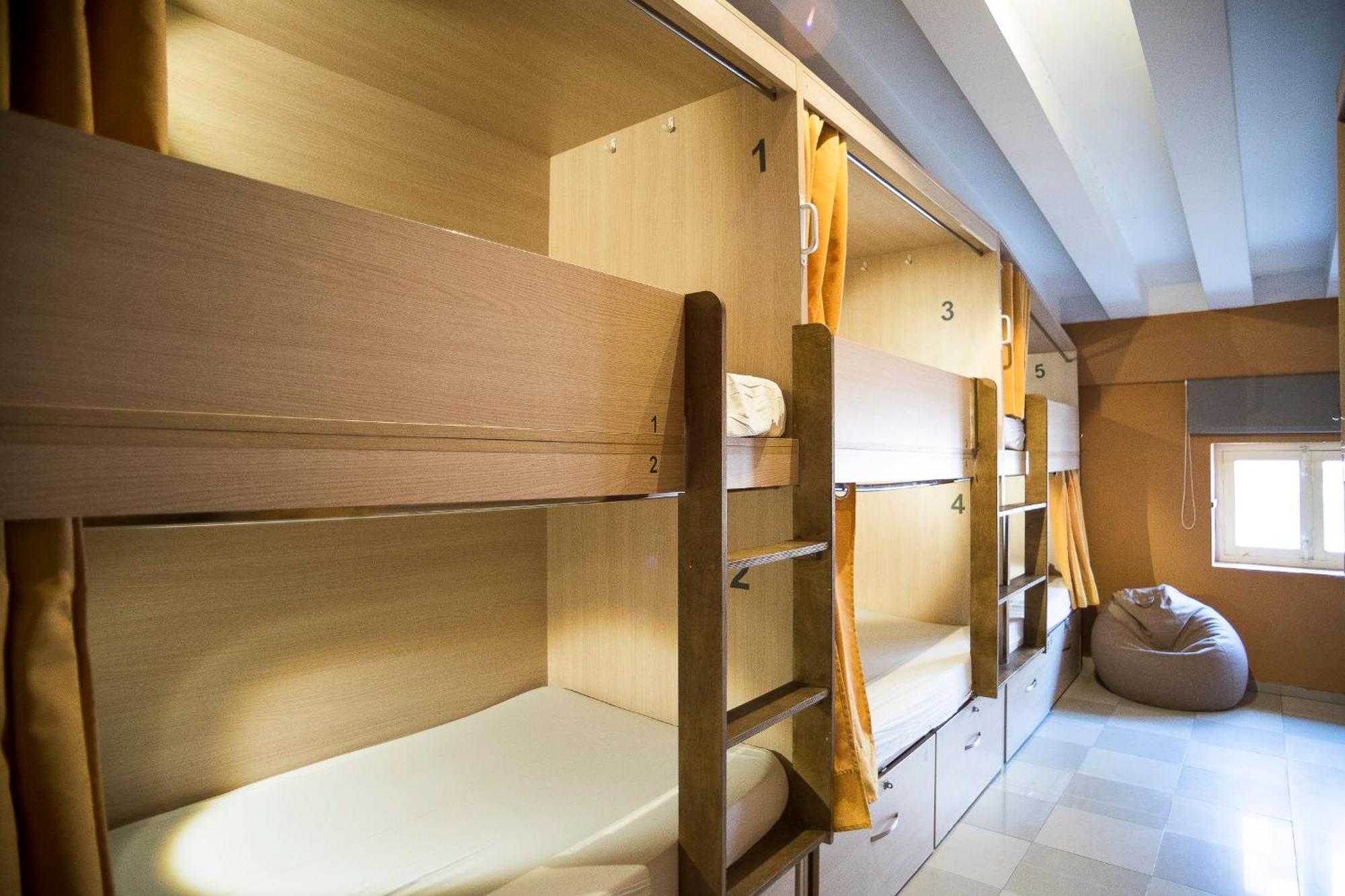 Camera Familiare con Bagno in Comune