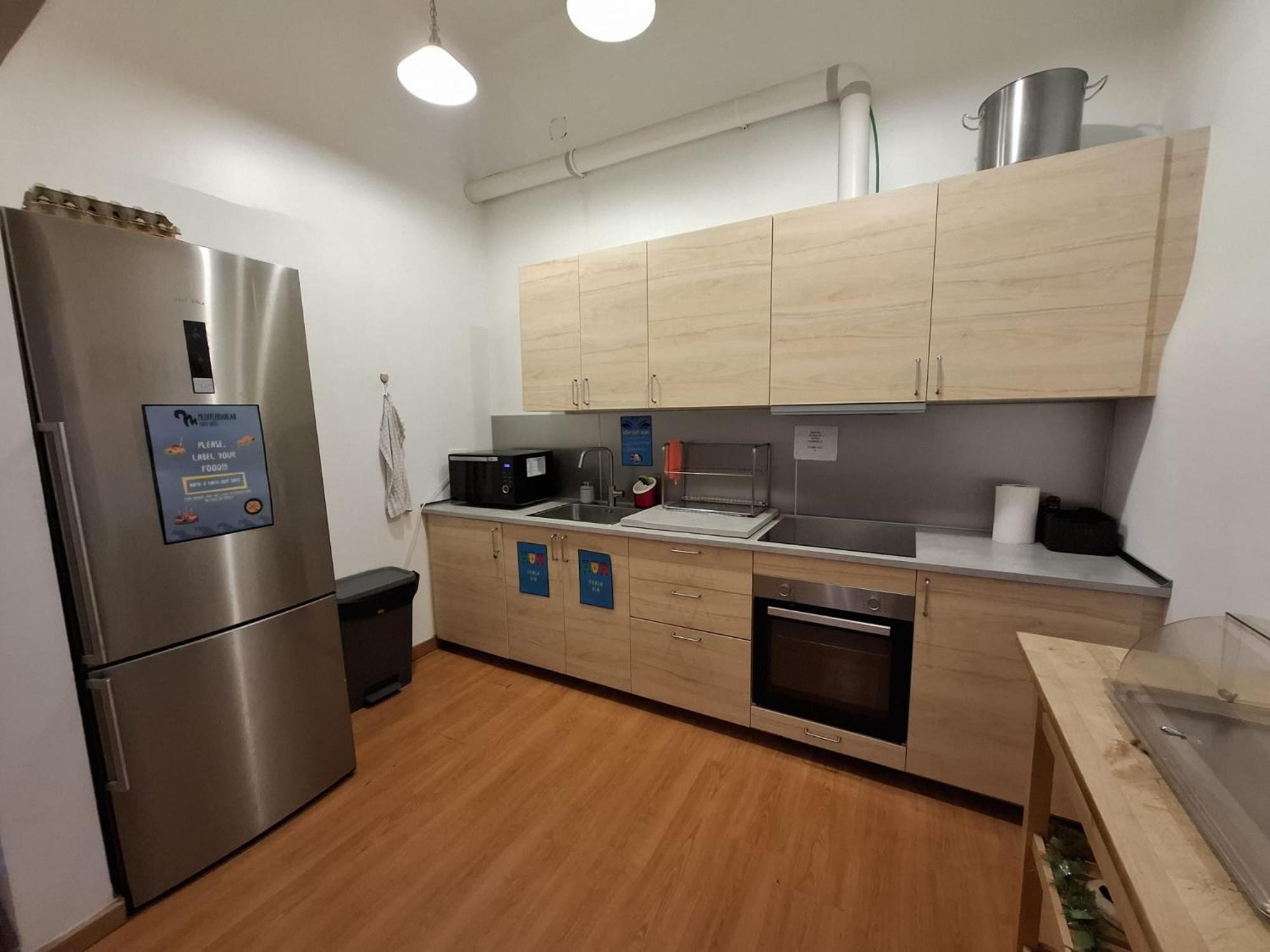 Posto Letto in Dormitorio Misto con 6 Letti