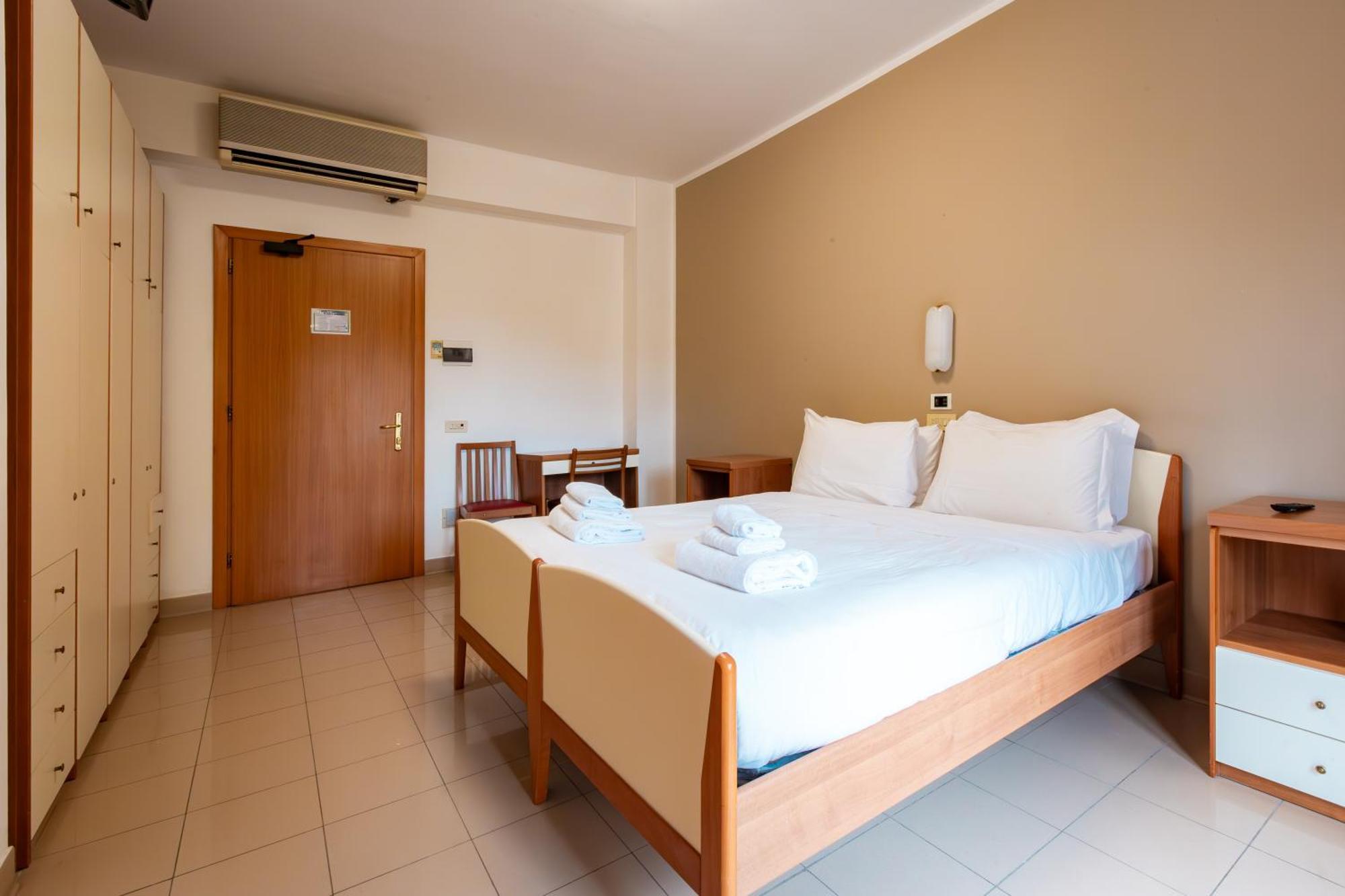Large Double or Twin Room,1639523428:JPEG