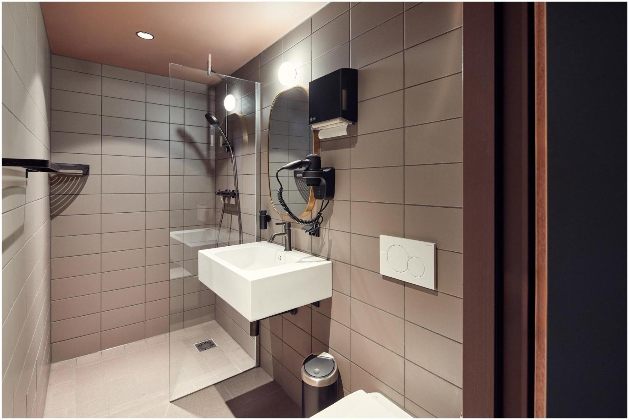 Triple Room,1645252916:JPEG