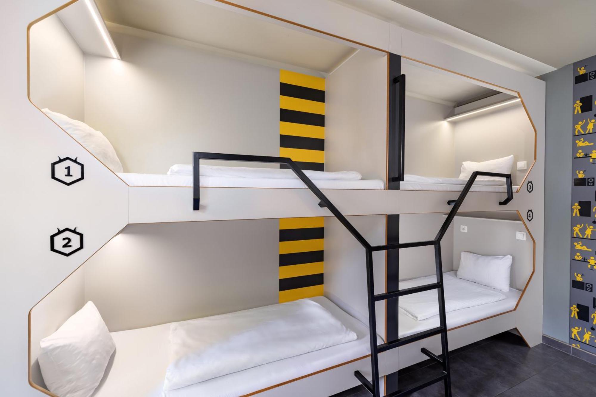 Posto Letto in Dormitorio Femminile per 4 Persone