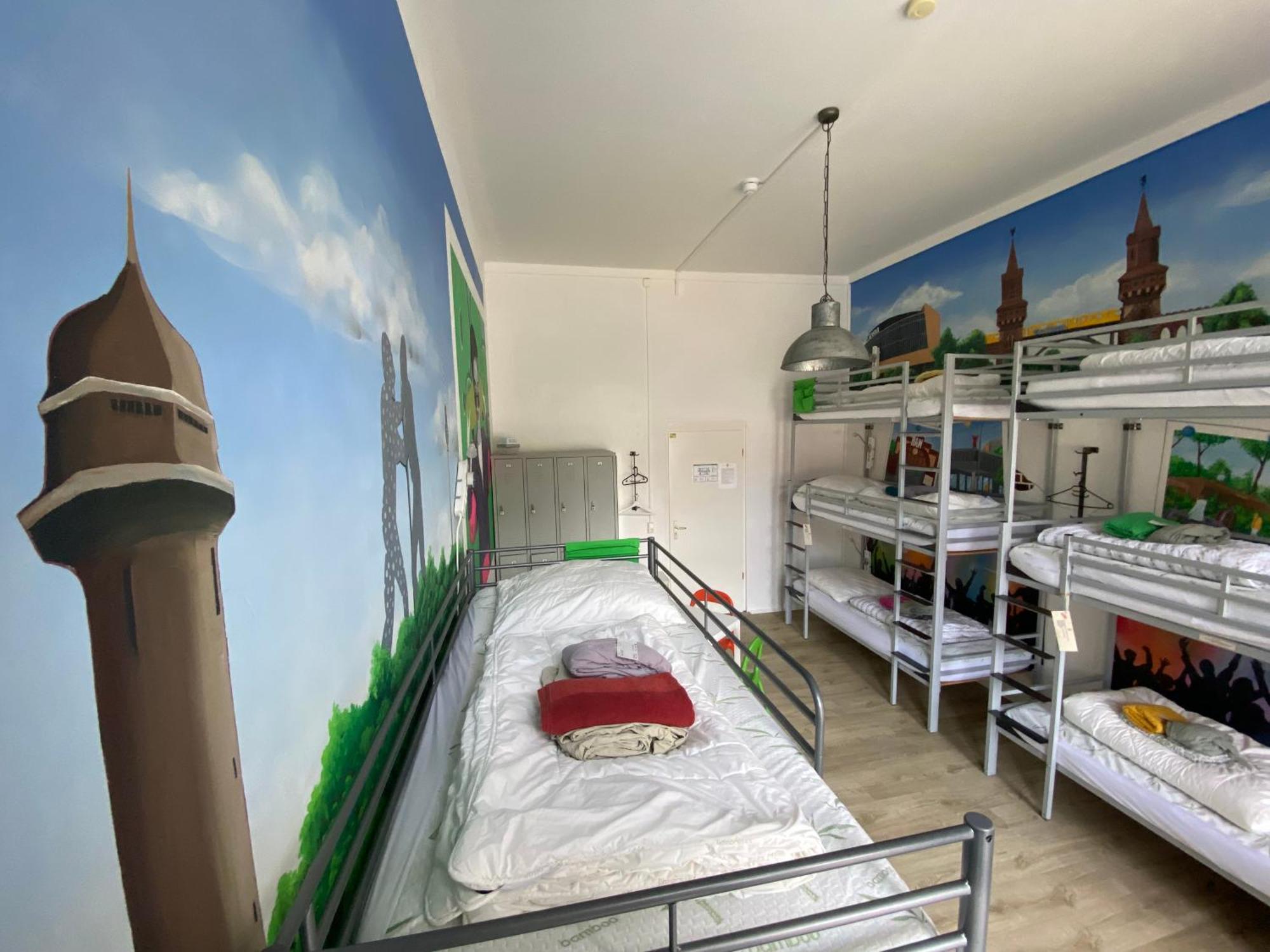 Posto Letto in Dormitorio Misto con 8 Letti