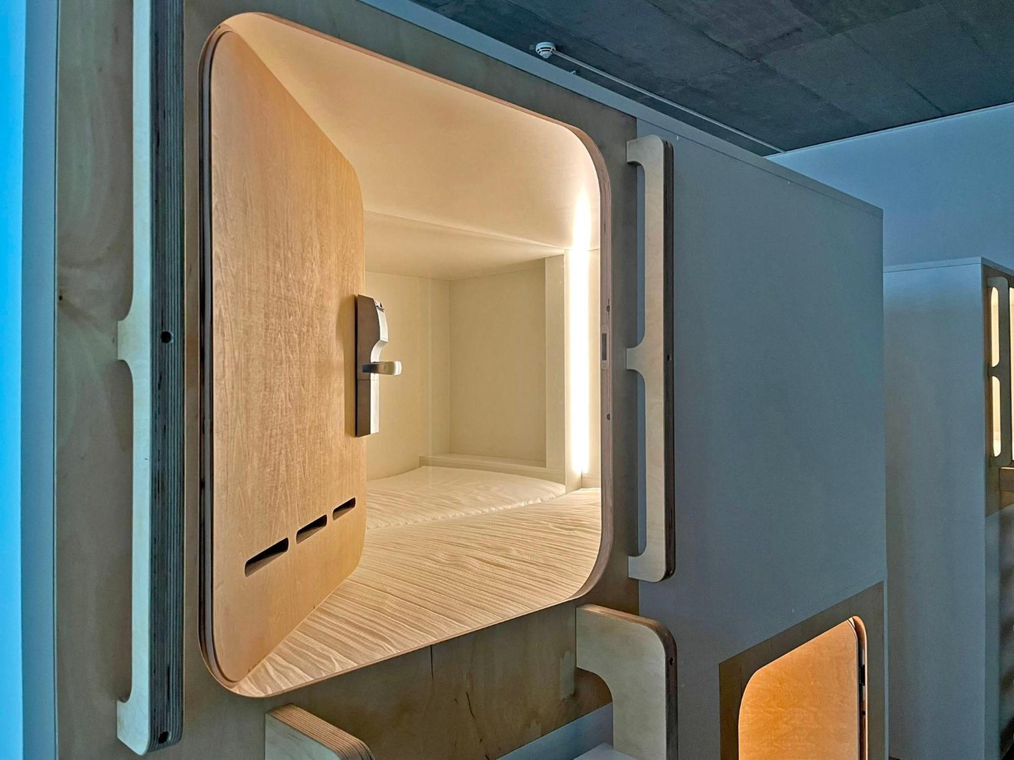Single Capsule