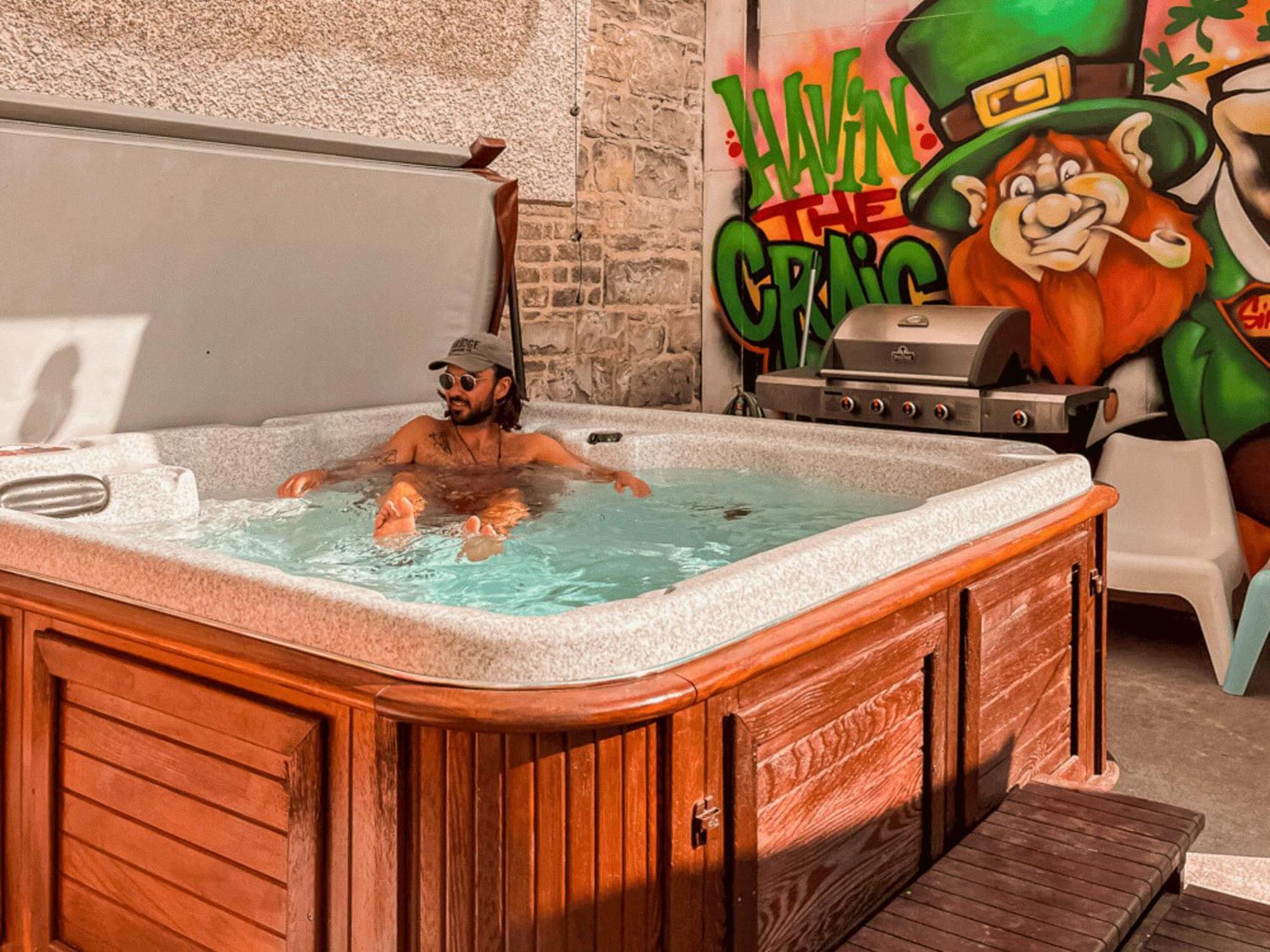 Letto in Dormitorio Misto con 8 Letti e Bagno Privato