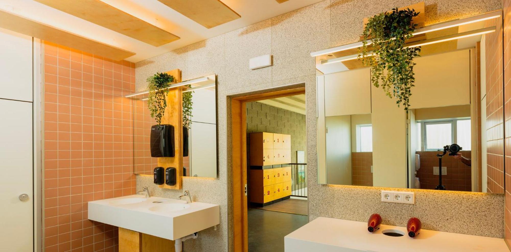 Letto singolo in dormitorio MISTO da 6 letti con bagno condiviso