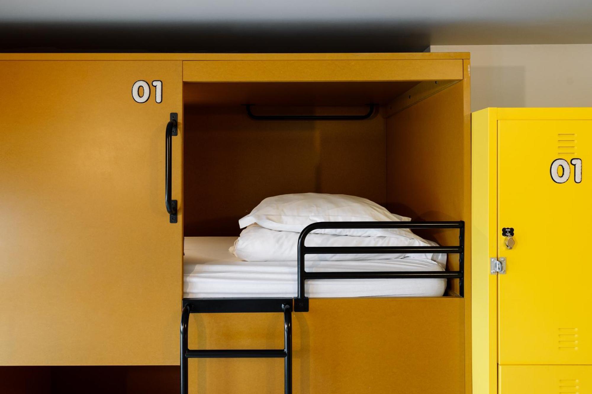 Posto Letto in Dormitorio Misto con 16 Letti