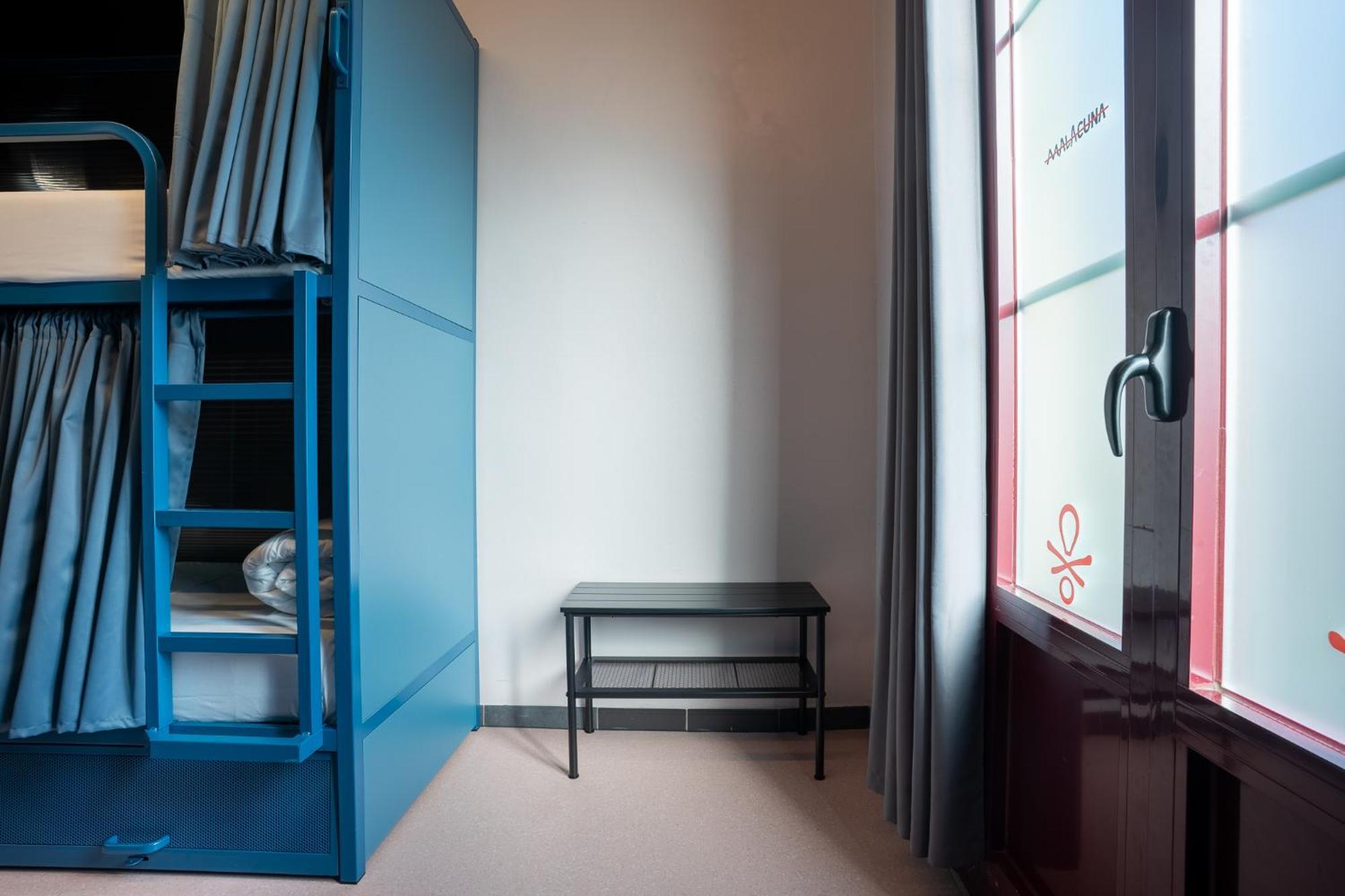 Bed in  8 Beds Room with Private Bathroom and AirC,1742877592:JPEG